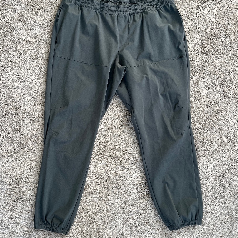 all in motion joggers Size XL